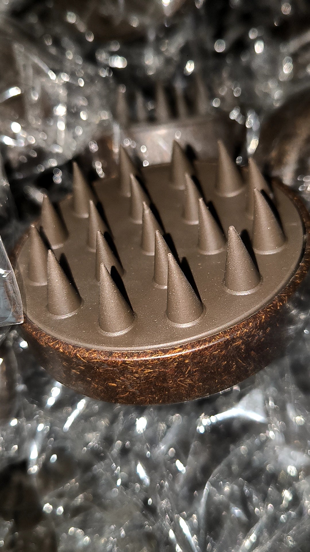 Brosse ronde de massage capillaire en coco recyclé – Stimule la pousse & apaise le cuir chevelu