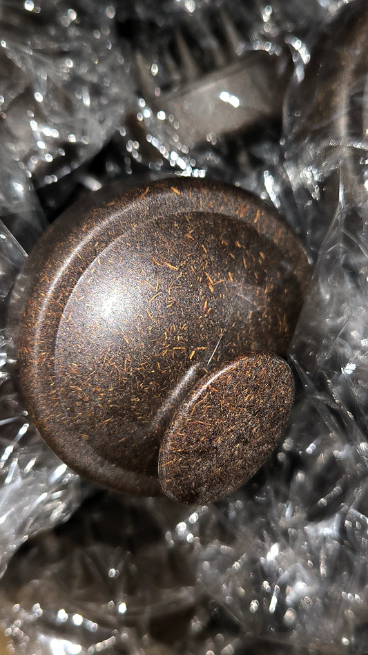 Brosse ronde de massage capillaire en coco recyclé – Stimule la pousse & apaise le cuir chevelu