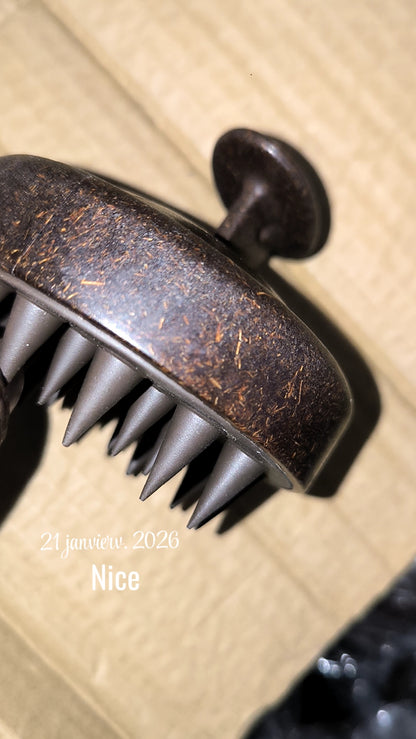 Brosse ronde de massage capillaire en coco recyclé – Stimule la pousse & apaise le cuir chevelu